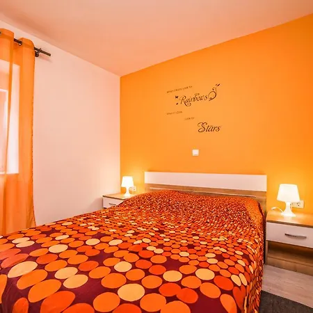 Sandra 1086 Premantura