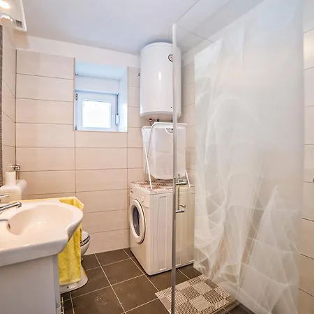 Apartamento Sandra 1086 *